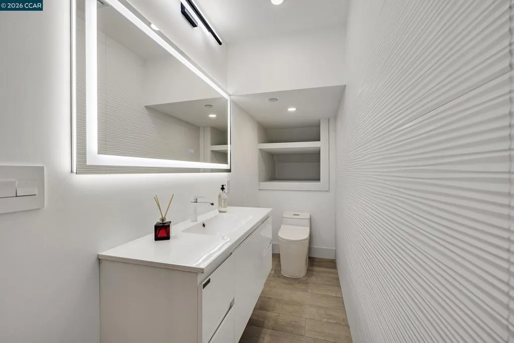 Downstairs Full Bath off of Bonus Room