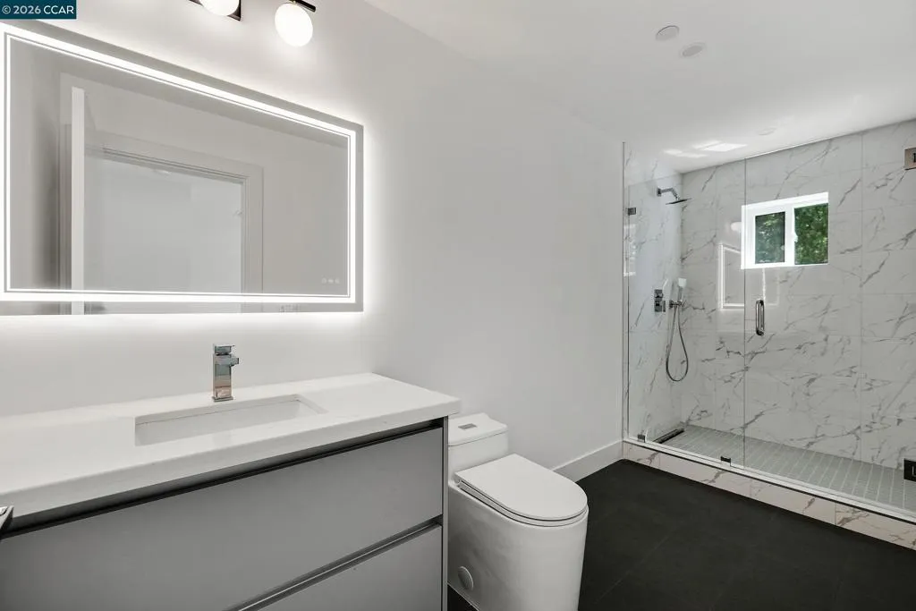 Downstairs Ensuite Bathroom