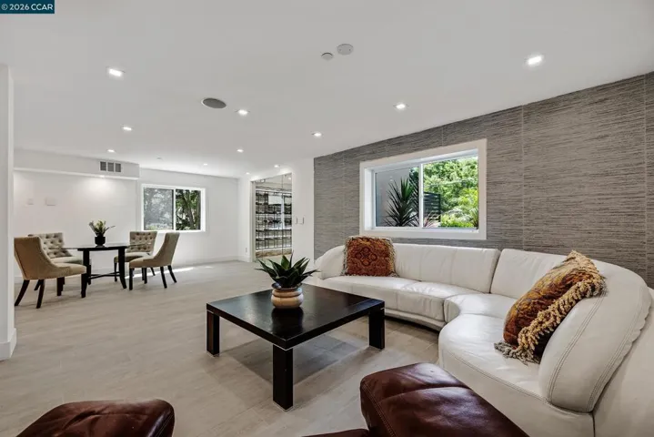 Bonus Room/Flex Space