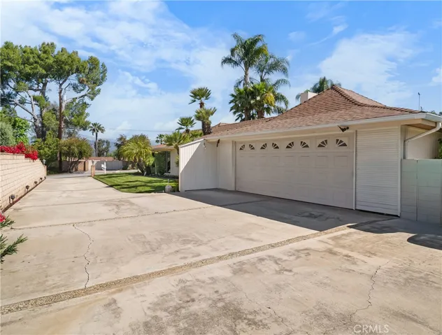 Side facing garage