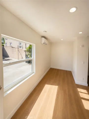 SMALL SLEEPING SPACE