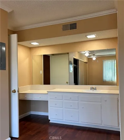 400 N Acacia Avenue, Fullerton, California 92831