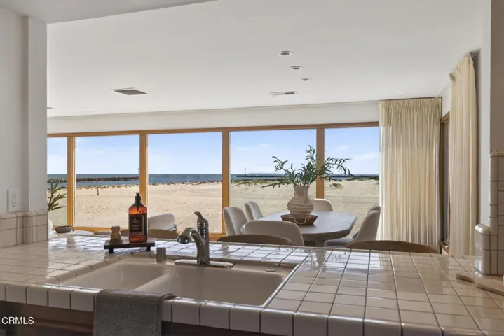 57-web-or-mls-UpmarketMedia-3009Oce-159