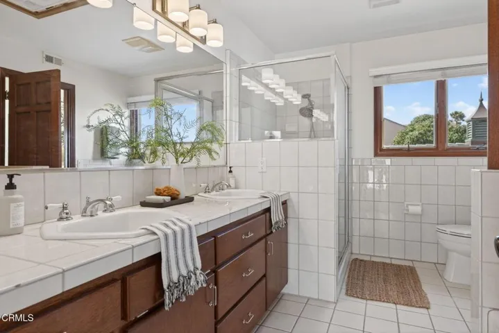 67-web-or-mls-UpmarketMedia-3009Oce-099