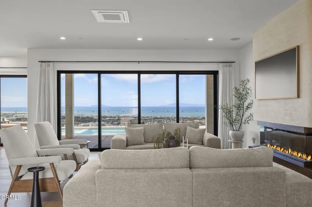 45-web-or-mls-UpmarketMedia-3254Break-20