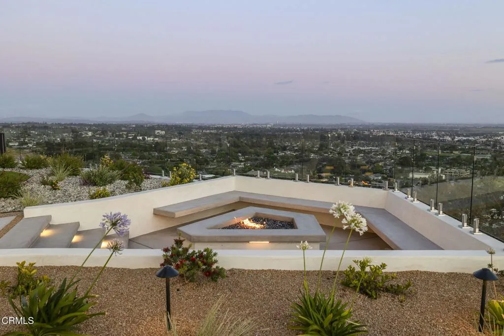 16-web-or-mls-UpmarketMedia-3254Break-tw