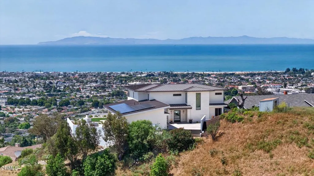 158-web-or-mls-UpmarketMedia-3254Break-a