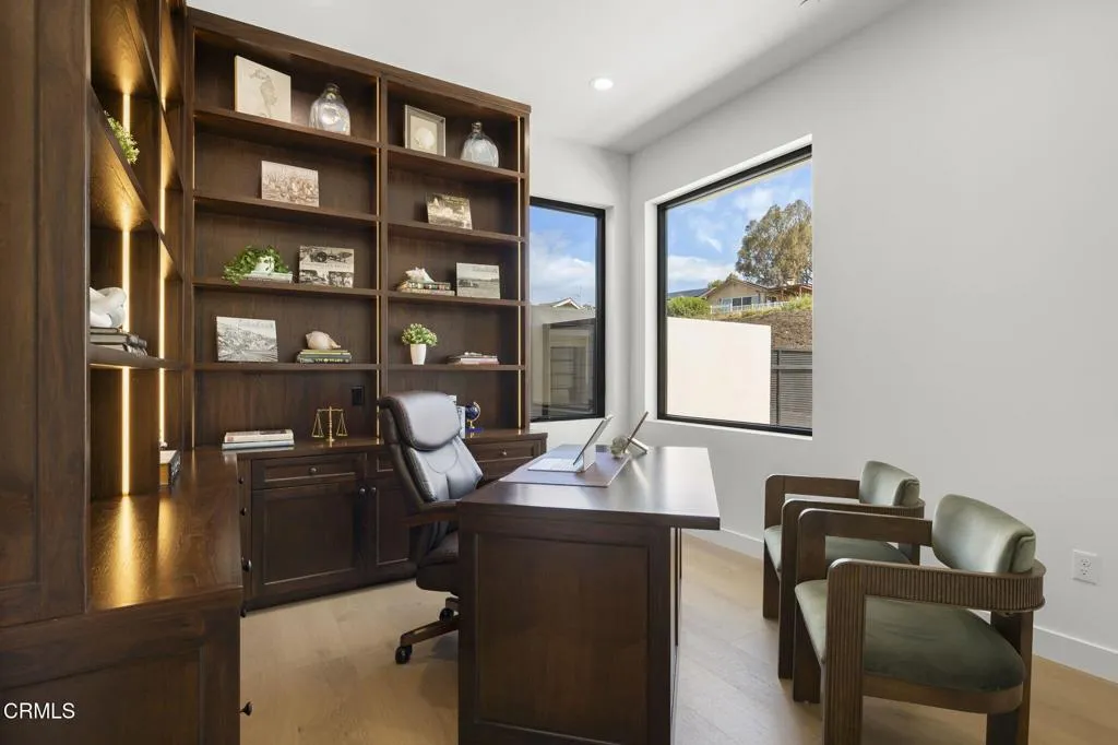 81-web-or-mls-UpmarketMedia-3254Break-04