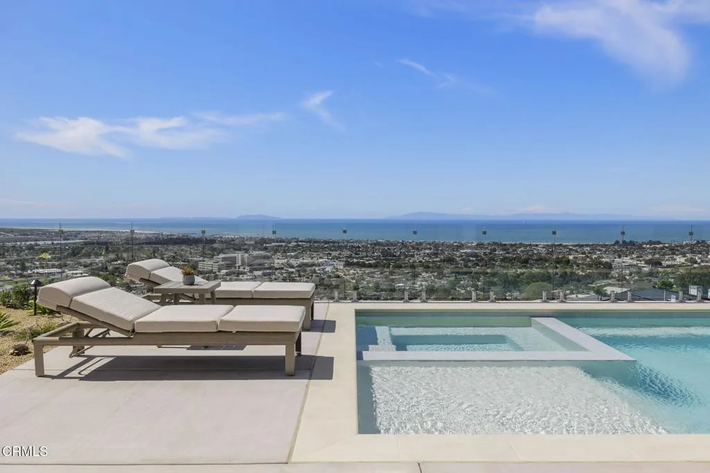 142-web-or-mls-UpmarketMedia-3254Break-3