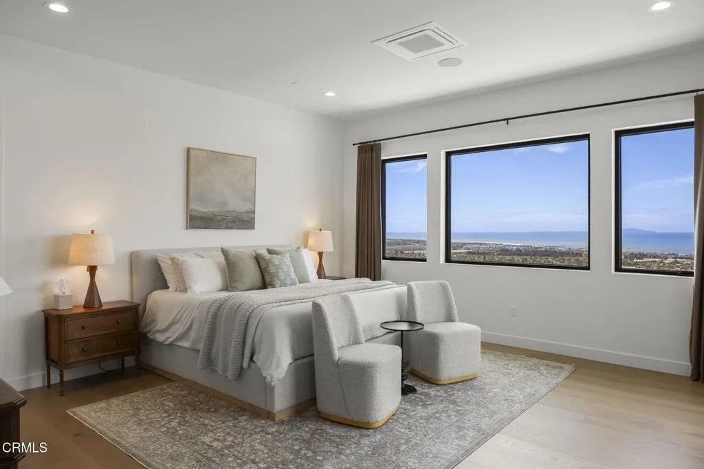 90-web-or-mls-UpmarketMedia-3254Break-10
