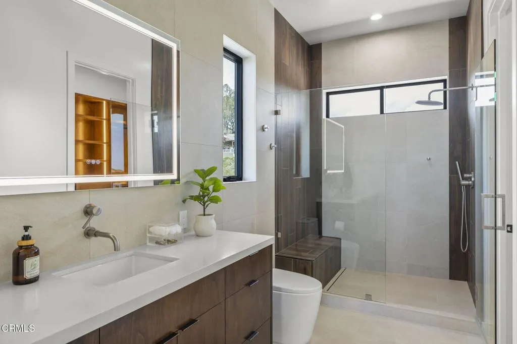112-web-or-mls-UpmarketMedia-3254Break-1