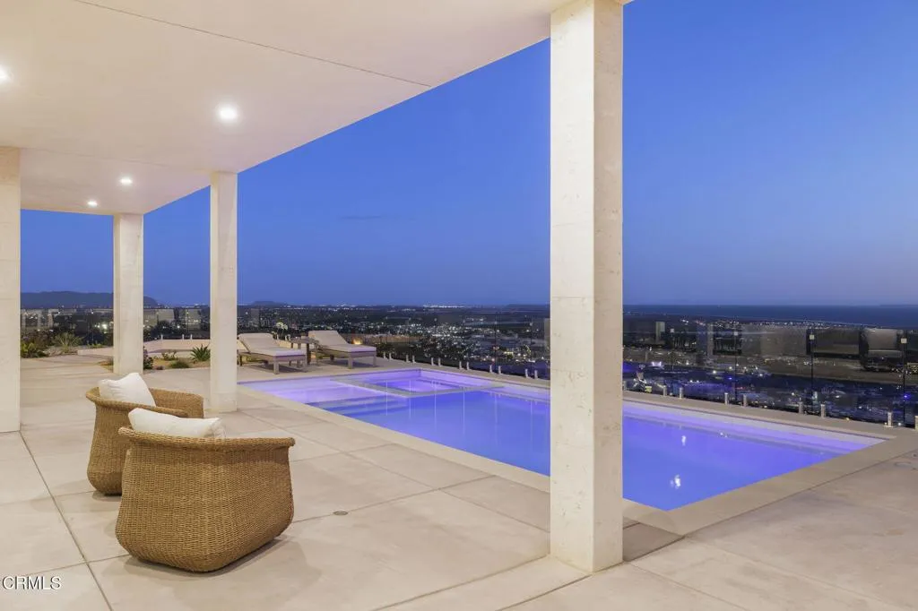 23-web-or-mls-UpmarketMedia-3254Break-tw