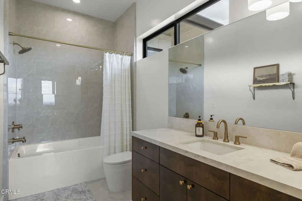 116-web-or-mls-UpmarketMedia-3254Break-1