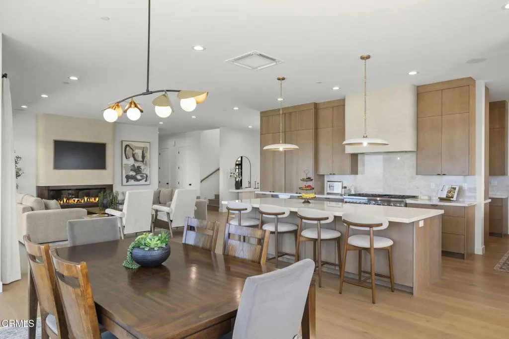 66-web-or-mls-UpmarketMedia-3254Break-26