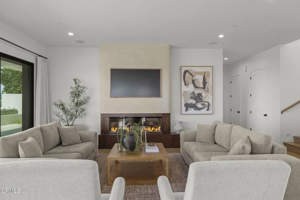 47-web-or-mls-UpmarketMedia-3254Break-21