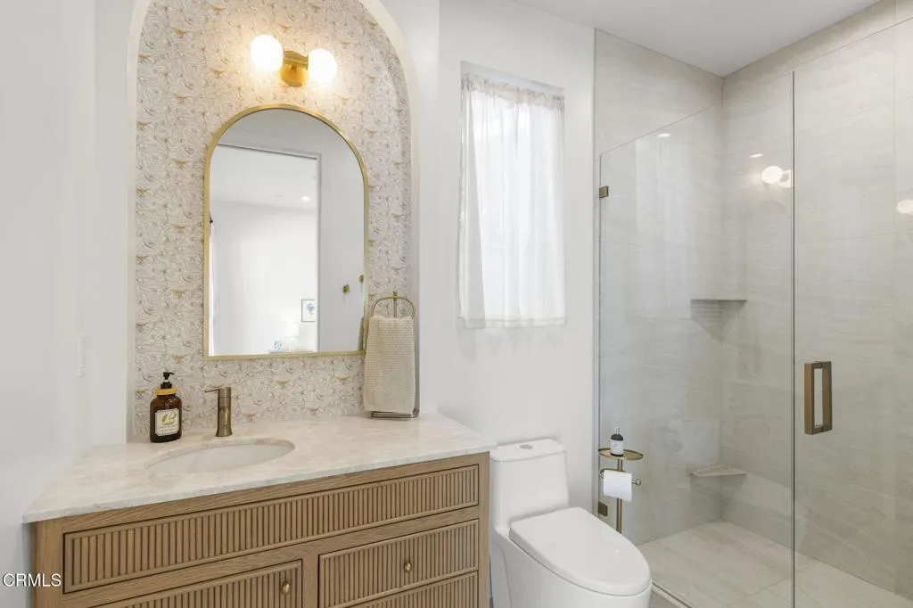 77-web-or-mls-UpmarketMedia-3254Break-03