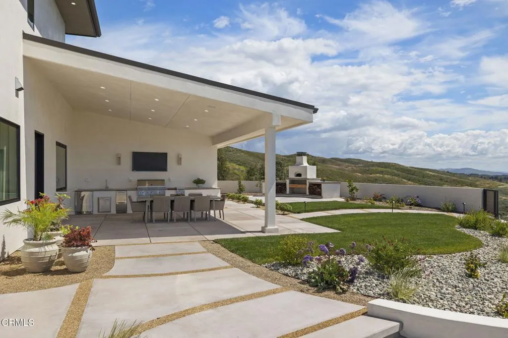 137-web-or-mls-UpmarketMedia-3254Break-3
