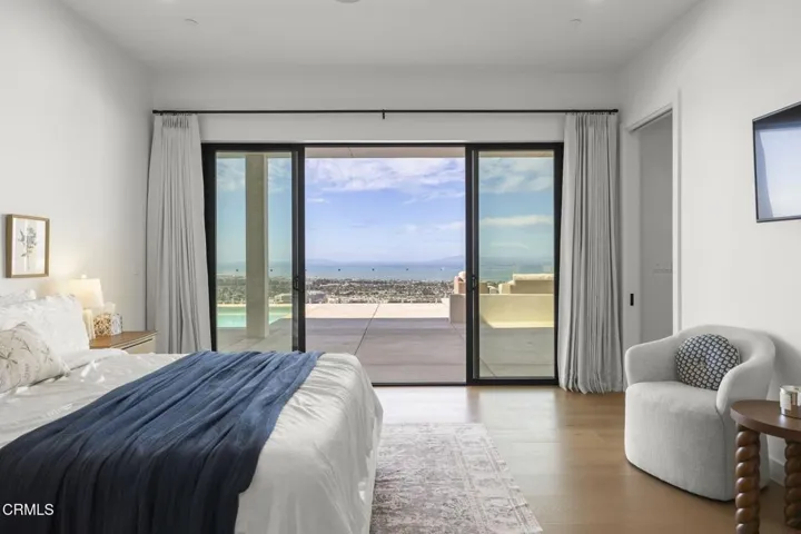 73-web-or-mls-UpmarketMedia-3254Break-02