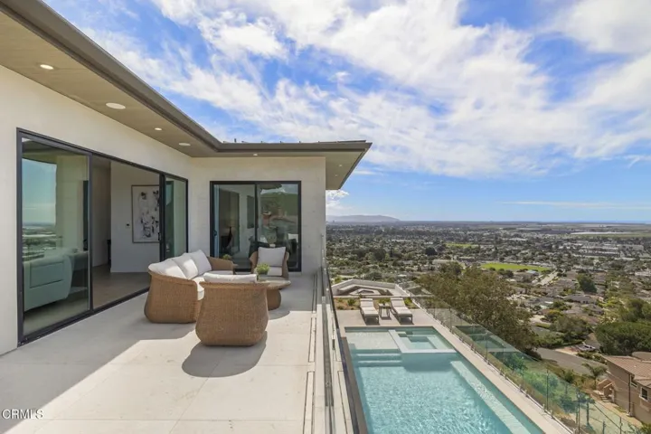 108-web-or-mls-UpmarketMedia-3254Break-1