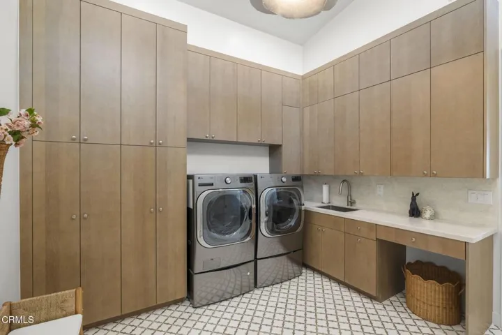 121-web-or-mls-UpmarketMedia-3254Break-0
