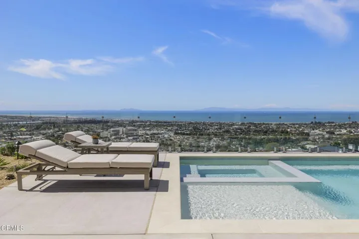 142-web-or-mls-UpmarketMedia-3254Break-3