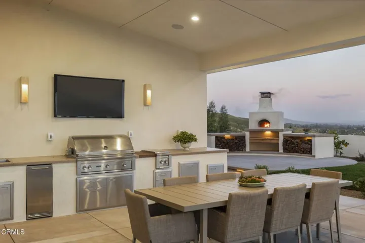 29-web-or-mls-UpmarketMedia-3254Break-tw