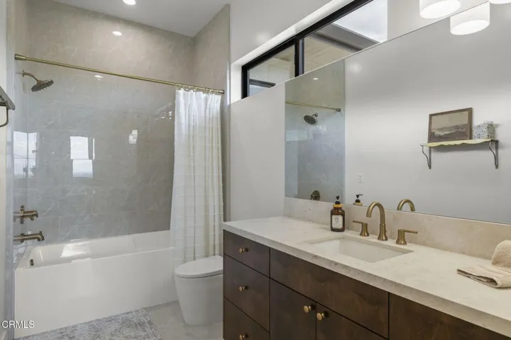116-web-or-mls-UpmarketMedia-3254Break-1