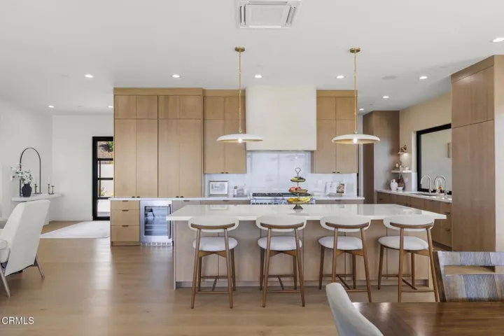54-web-or-mls-UpmarketMedia-3254Break-23