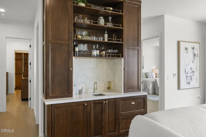 89-web-or-mls-UpmarketMedia-3254Break-09