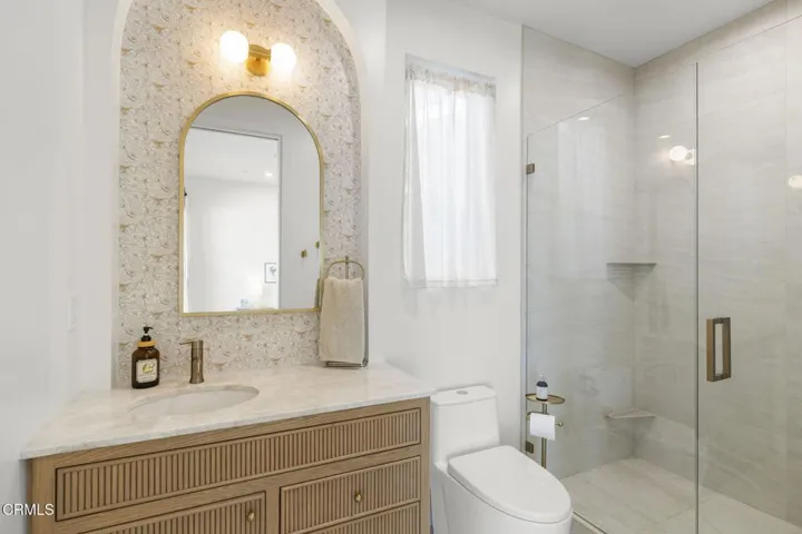 77-web-or-mls-UpmarketMedia-3254Break-03