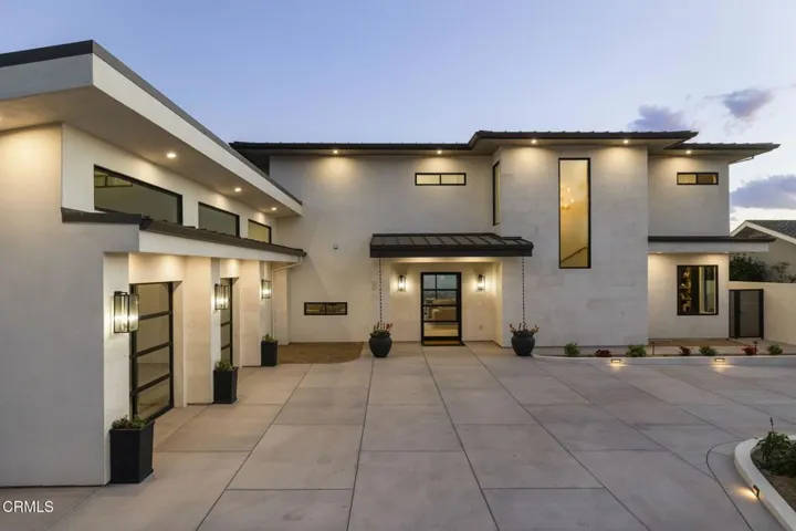 12-web-or-mls-UpmarketMedia-3254Break-tw