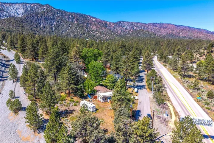 2164 Outer Hwy 2 Highway S, Wrightwood, California 92397
