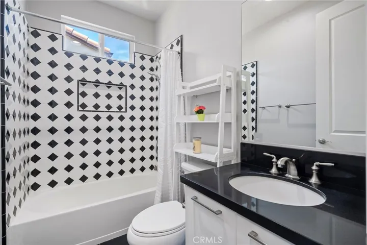 2nd floor hallway bathroom 3 shared by bedroom 4 and 6