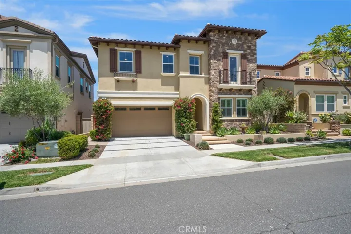 Beautiful and low maintenance front yard landscaping