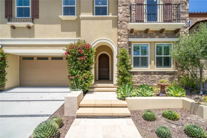 Beautiful and low maintenance front yard landscaping