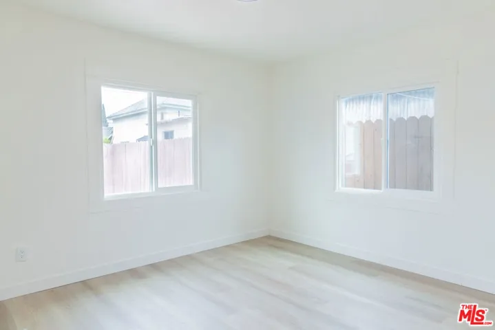 2918 1/2 Bedroom