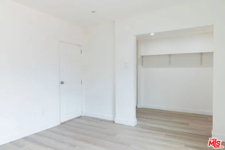 2918 1/2 Closet