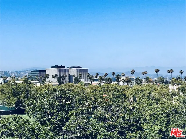 304 S Elm Drive 303, Beverly Hills, California 90212