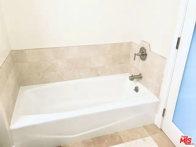 304 S Elm Drive 303, Beverly Hills, California 90212