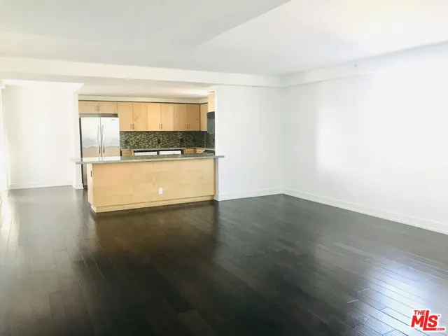 304 S Elm Drive 303, Beverly Hills, California 90212