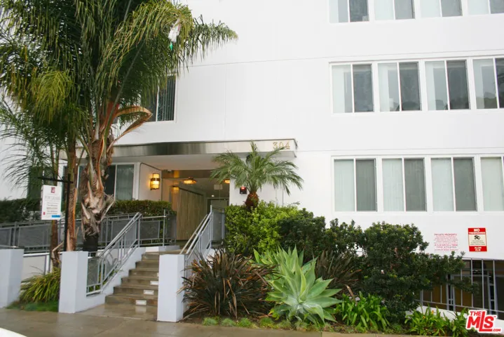 304 S Elm Drive 303, Beverly Hills, California 90212