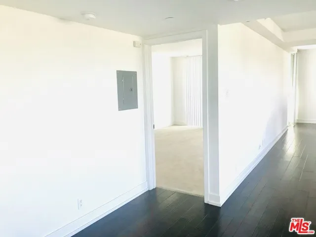 304 S Elm Drive 303, Beverly Hills, California 90212