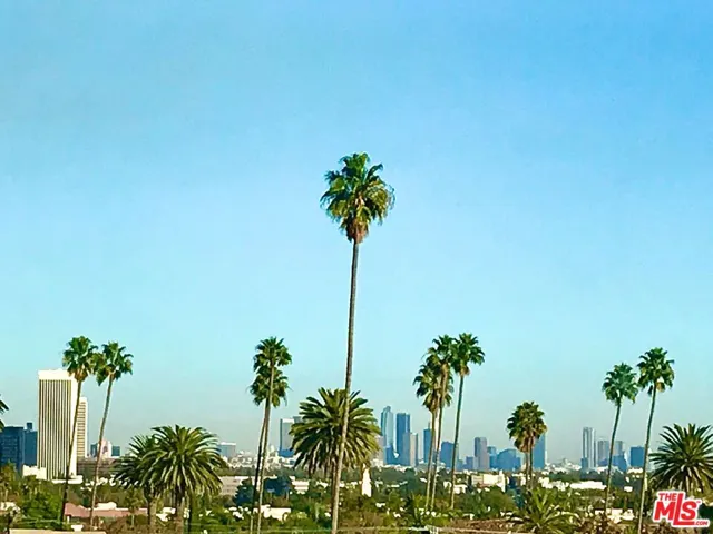 304 S Elm Drive 303, Beverly Hills, California 90212
