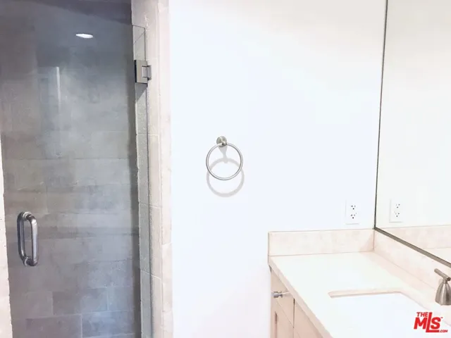 304 S Elm Drive 303, Beverly Hills, California 90212