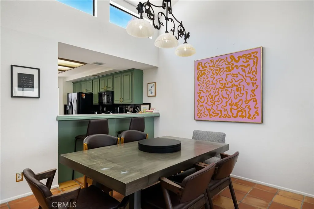 Breakfast bar