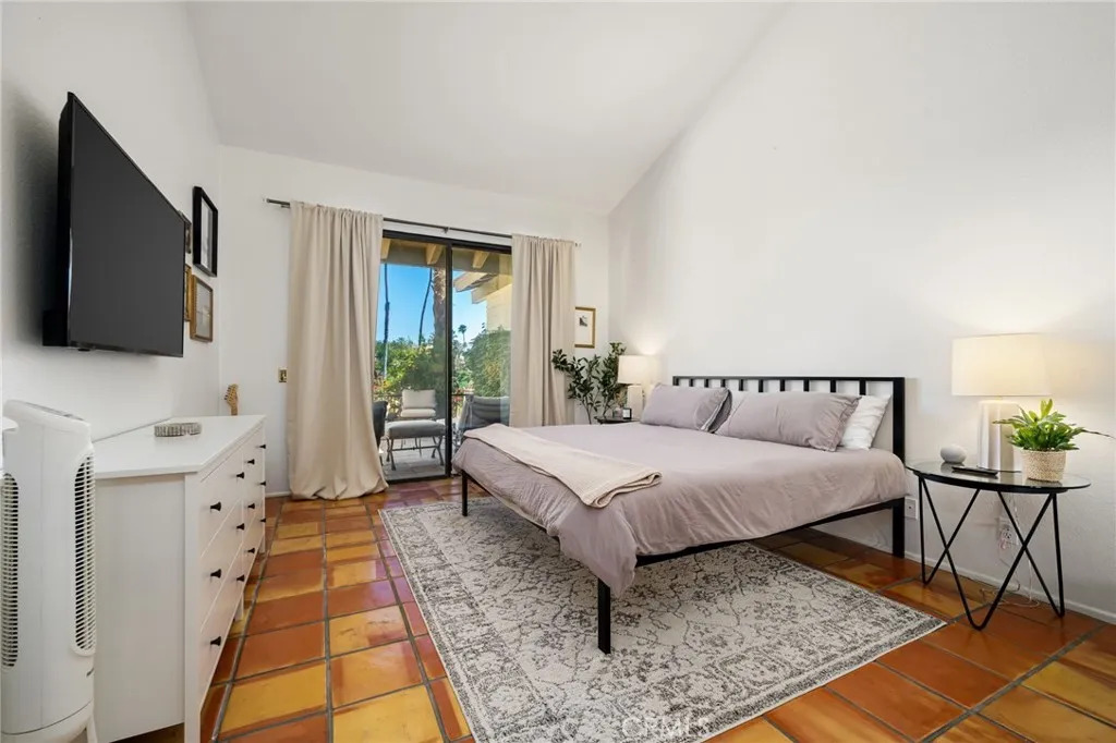 Primary w/ensuite