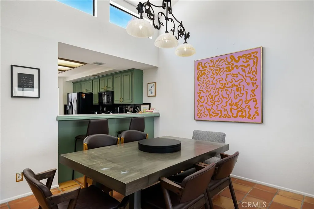 Breakfast bar