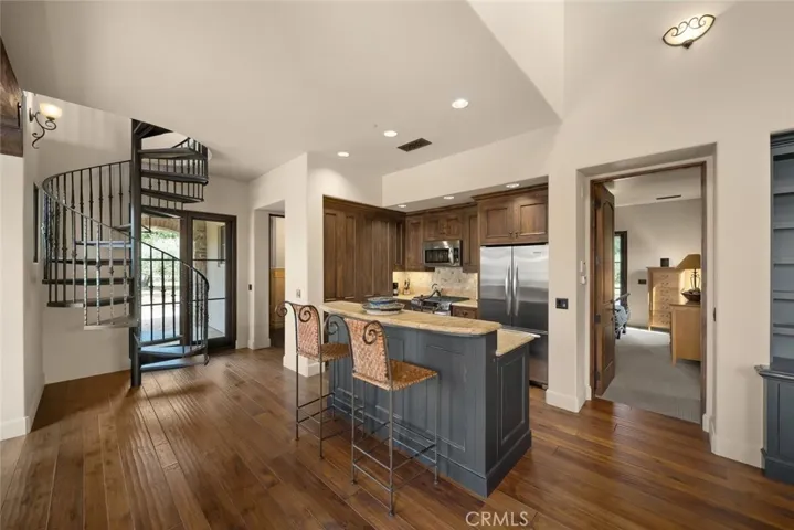 6520 Mira Cielo, San Luis Obispo, California 93401