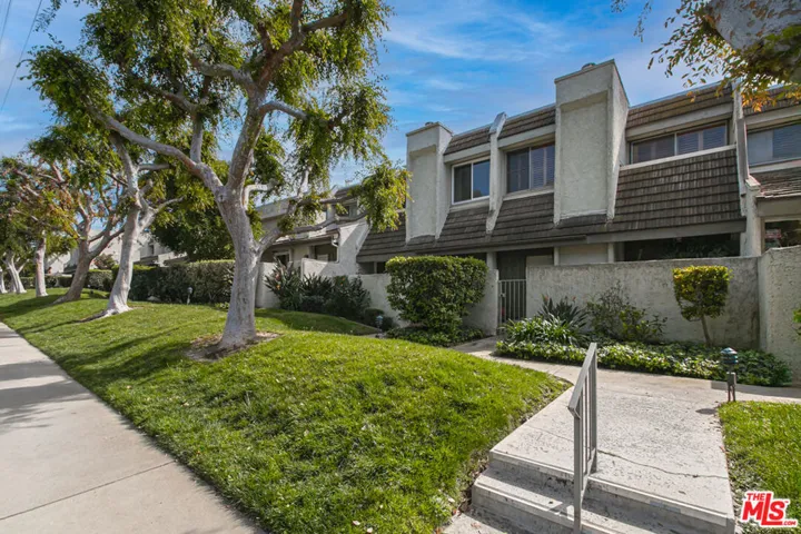 11868 Moorpark Street D, Studio City, California 91604
