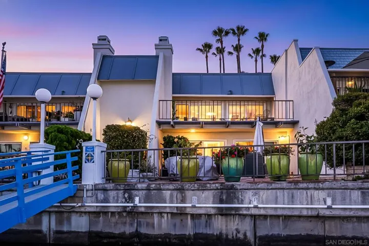 https://zimg.paragon.ice.com/ParagonImages/Property/PA/SDMLS/250045013/3/3072/2304/2b4e1b30c6a812a3ba000ec575ad2ca4/3/084559d397099aebd90c2e37b0d0aea8/250045013-61a4a790-4bdc-4ad7-bc2f-20b8817e7cbf.JPG